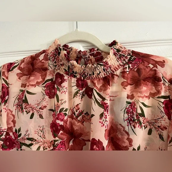 Torrid Size 2 Floral Blouse 🩷 NEW WITH TAGS - Picture 3 of 12